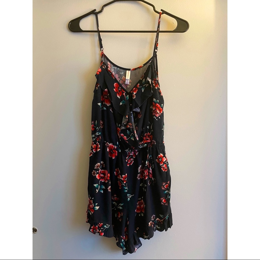 Rose Pattern Romper - Picture 3 of 4